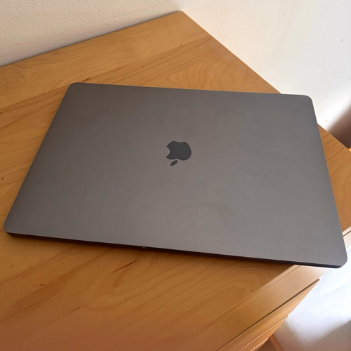 Apple macbook pro 2018 - pro, 15,4"