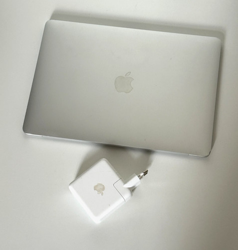 Apple macbook pro 2017 - 13",