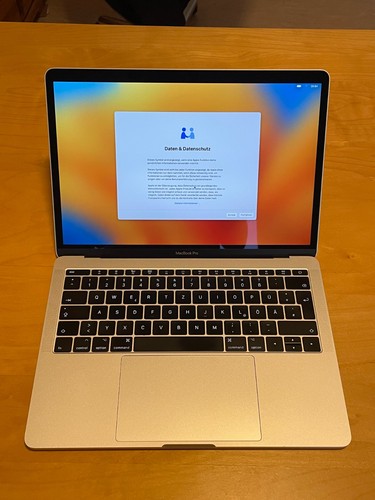 Apple macbook pro 2017 3 - macbook,