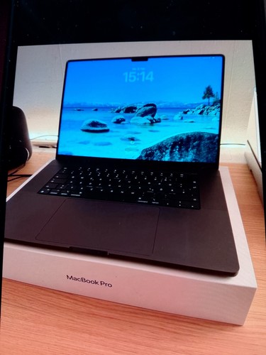 Zoll macbook pro - in, space