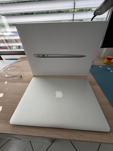 Macbook air 2017 256 - 2017, –