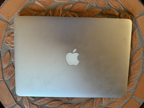 Apple macbook pro tetina - apple,